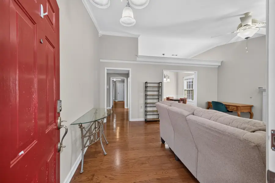 1303 Crofton Park Ct, Columbia, TN 38401 - #2