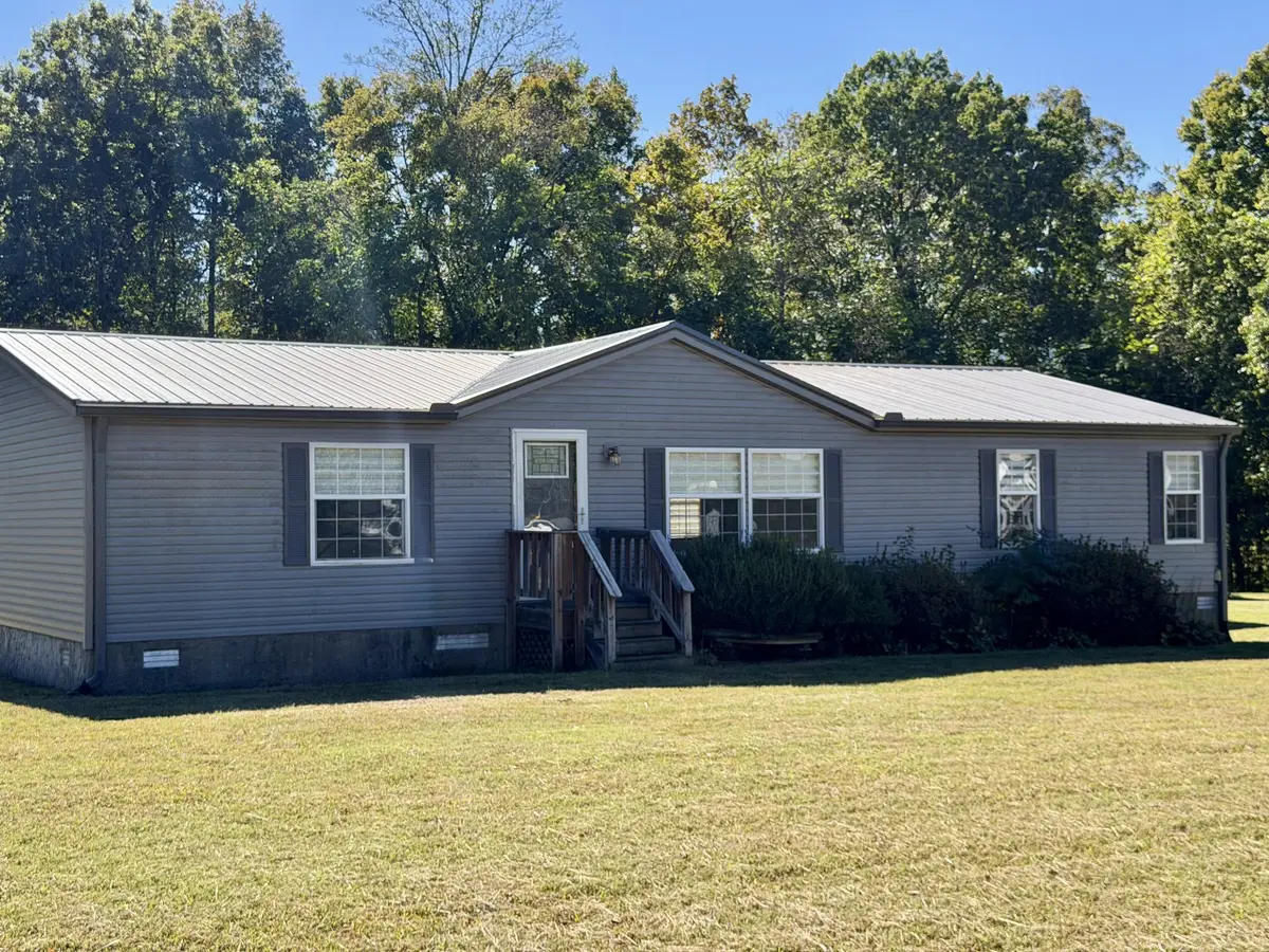 303 W Garretts Creek Rd, Westmoreland, TN 37186 - #1
