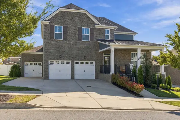 824 Rockwell Dr, Hendersonville, TN 37075
