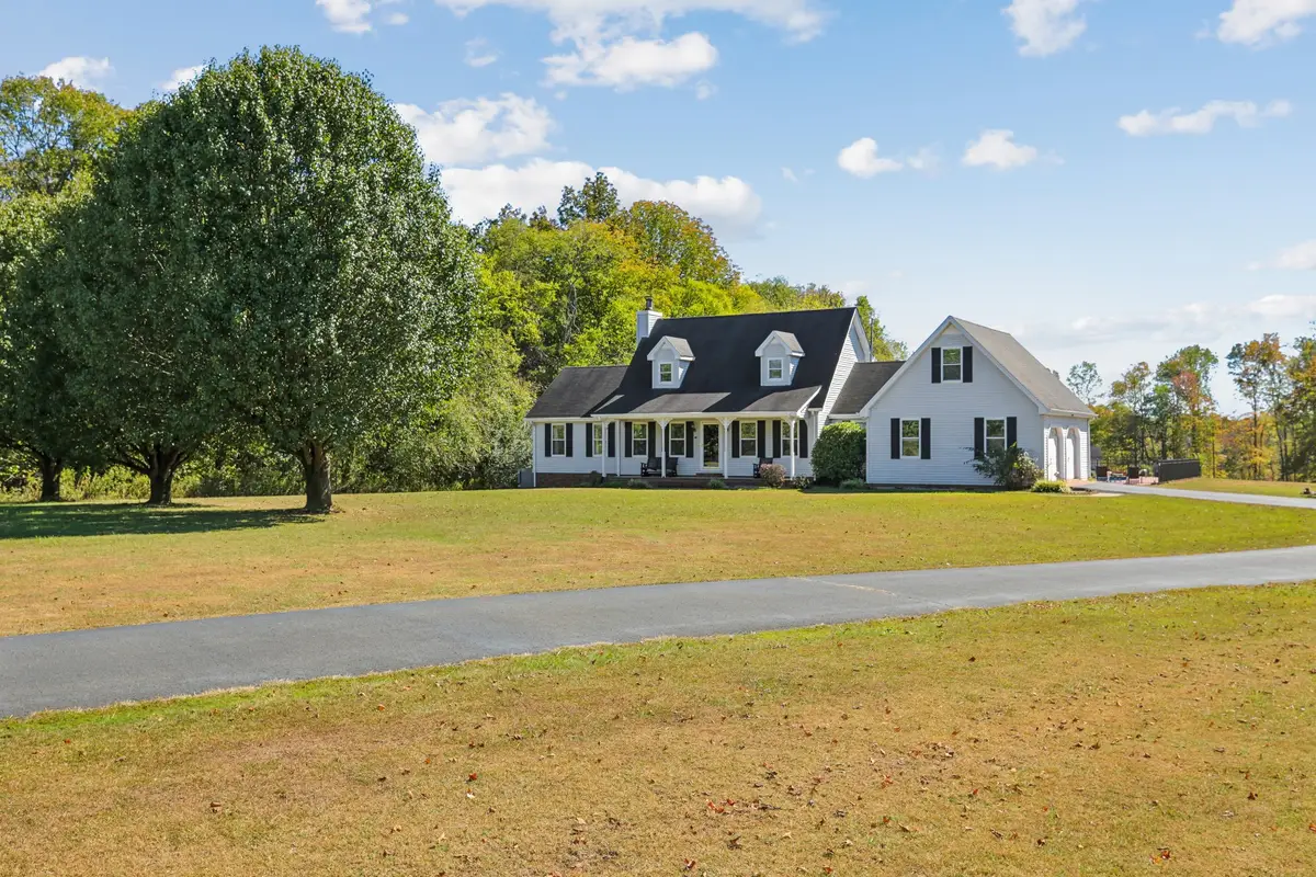 185 Johns Creek Rd, Lafayette, TN 37083 - #1