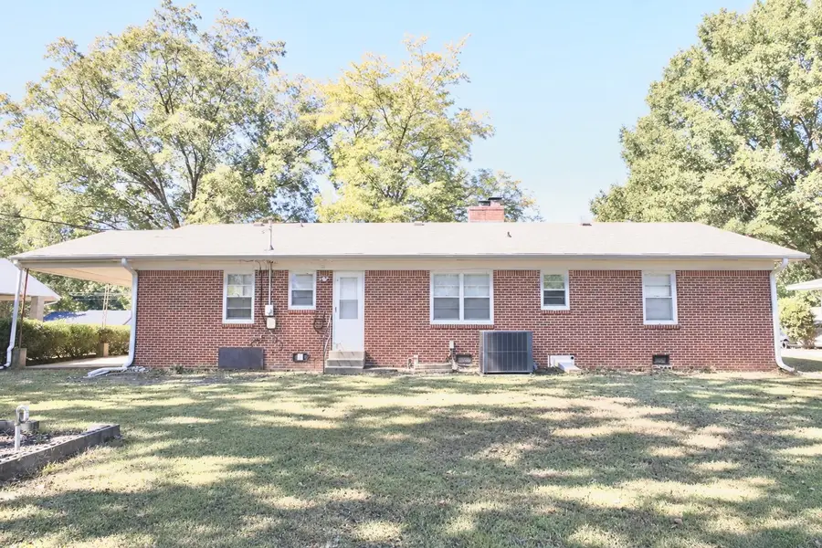 1686 Campbell St, Jackson, TN 38305 - #2
