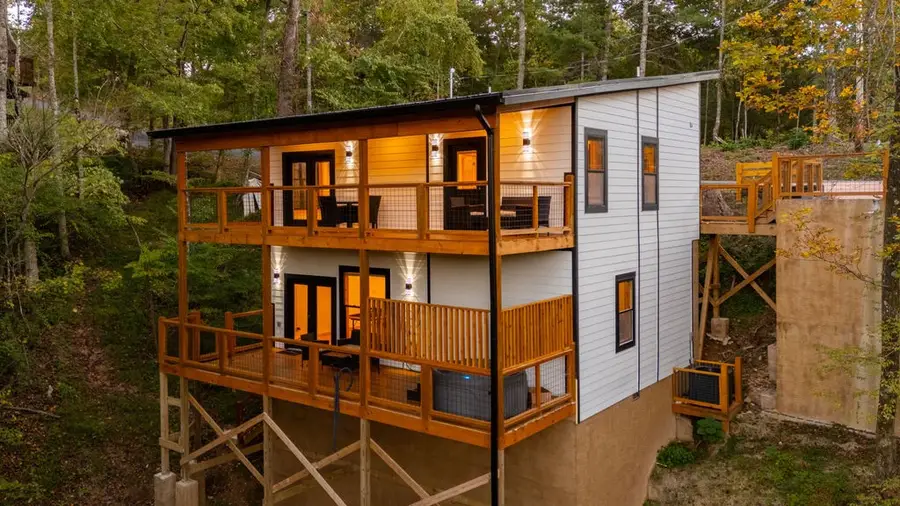 741 Ski View Ln, Sevierville, TN 37876 - #3
