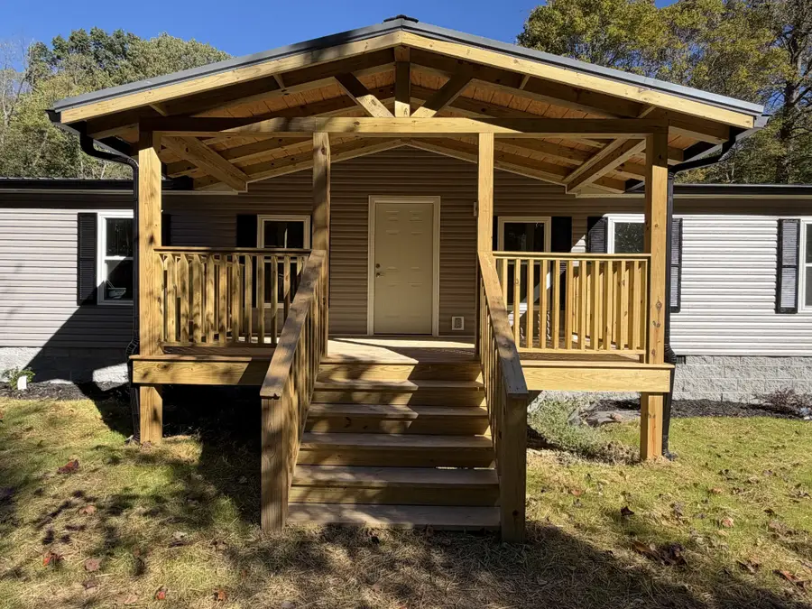 2210 Little Bartons Creek Rd N, Cumberland Furnace, TN 37051 - #2