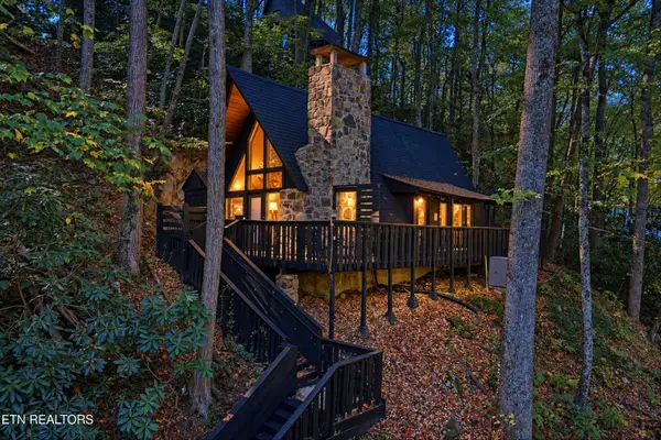 1161 Ski Mountain Rd, Gatlinburg, TN 37738