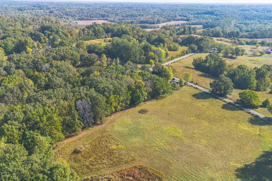 517 West George Durham Road, Westmoreland, TN 37186 - #3