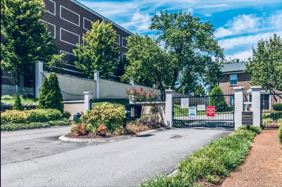 137 Academy Sq, Nashville, TN 37210 - #2