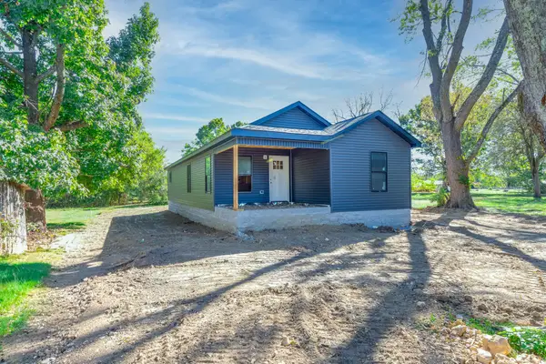 309 S Pine St, Hohenwald, TN 38462