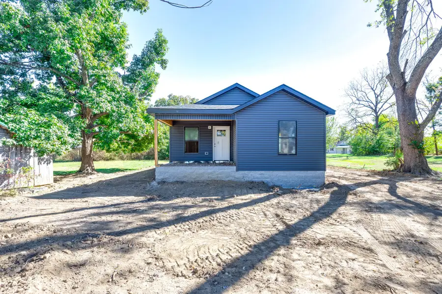 309 S Pine St, Hohenwald, TN 38462 - #2