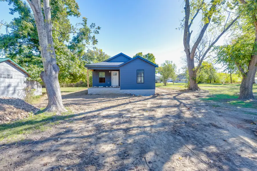 309 S Pine St, Hohenwald, TN 38462 - #3