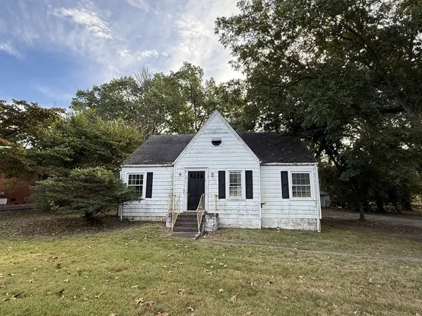 913 Mcarthur St, Manchester, TN 37355