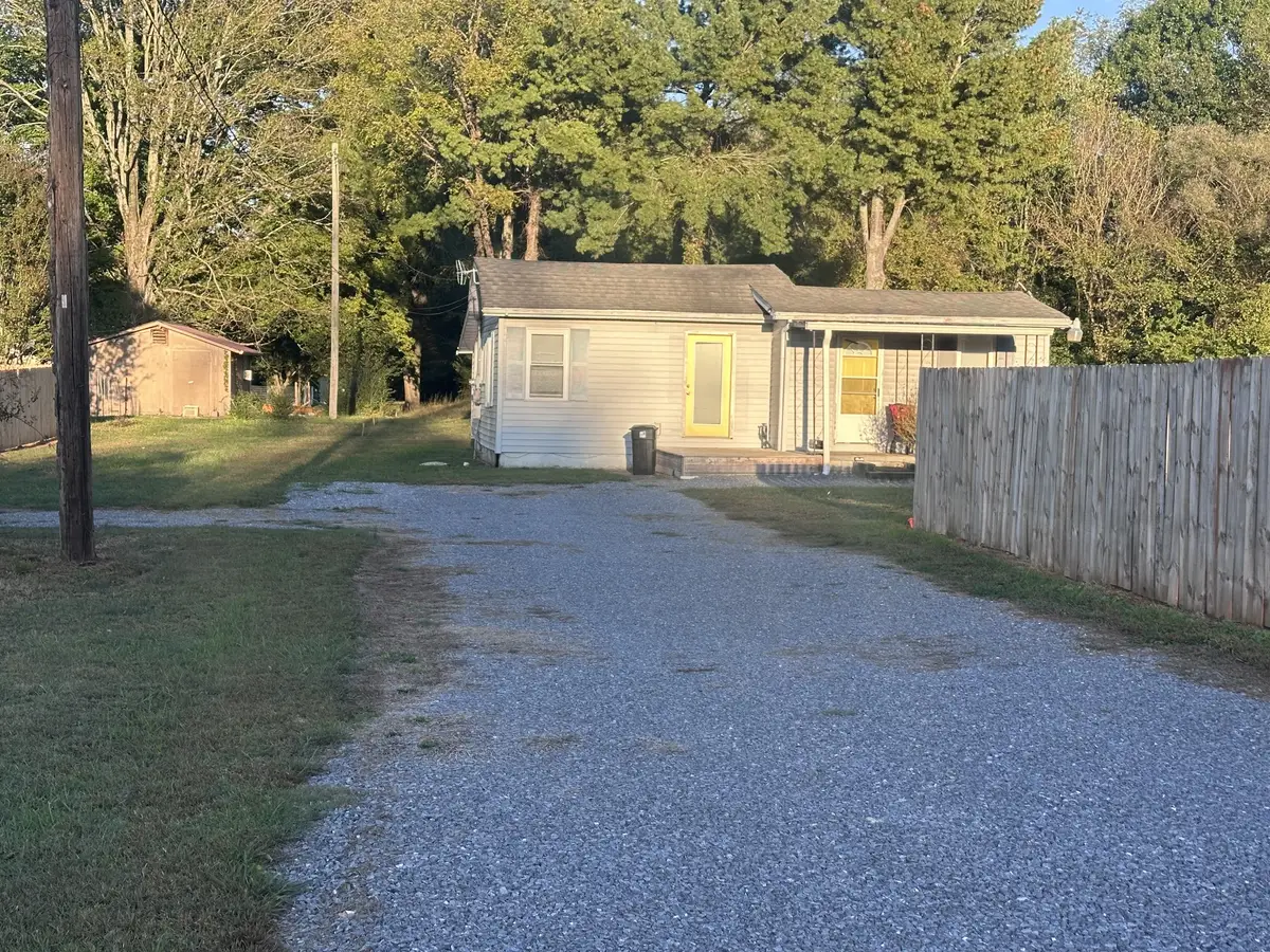 141 Short St, Athens, TN 37303 - #1