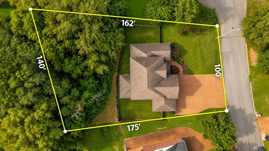 816 Lynn Dr, Goodlettsville, TN 37072 - #2