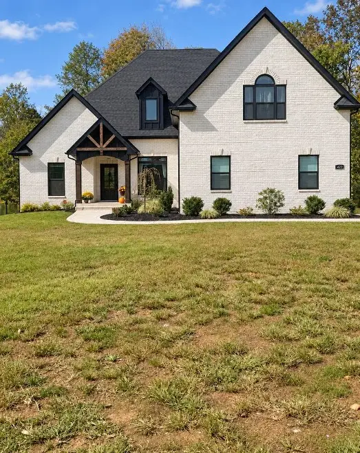 422 Young Ln, Pleasant View, TN 37146
