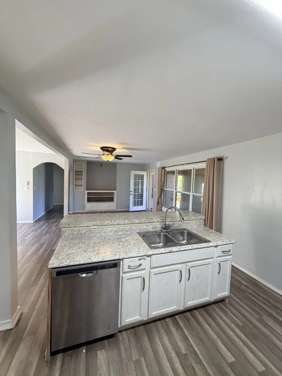 205 Sells St, Winchester, TN 37398 - #3