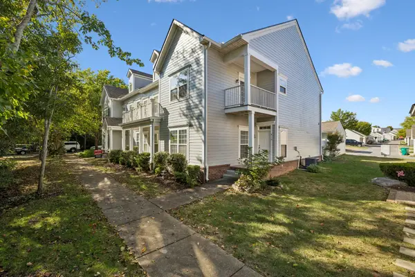 813 Hobbit Ln, Nashville, TN 37211