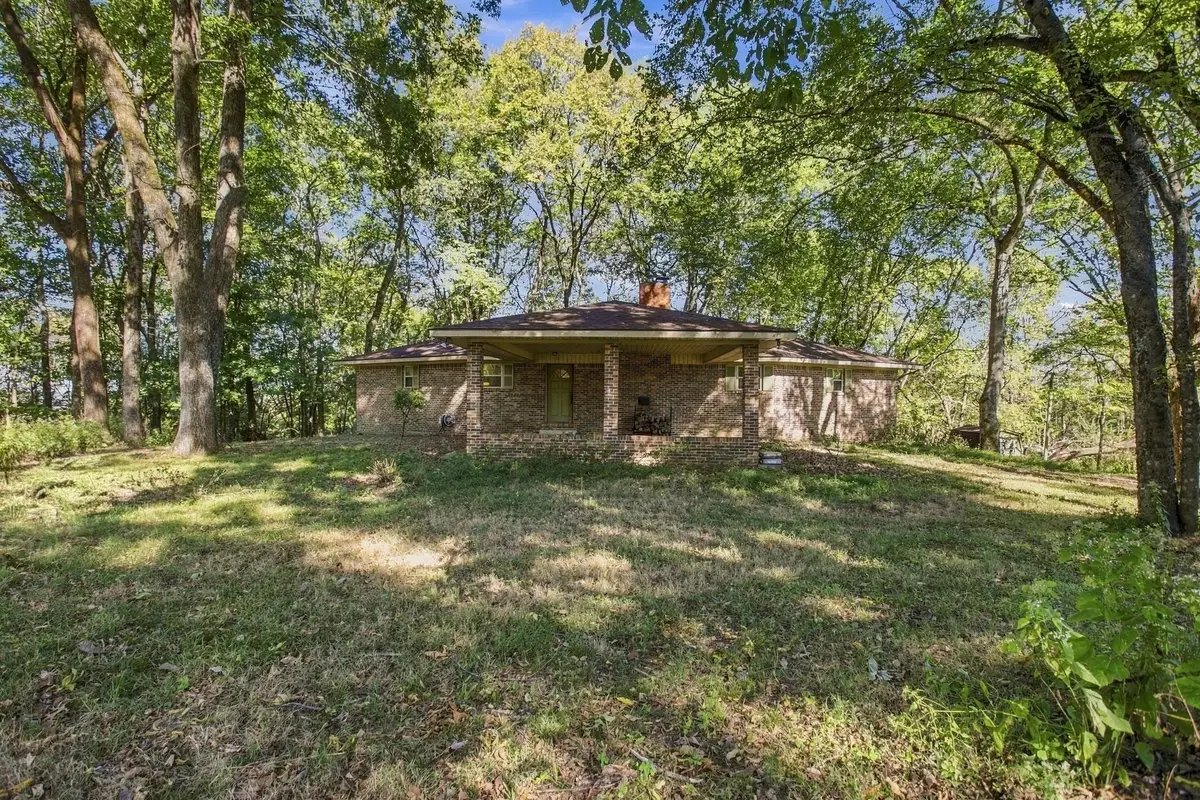 520 Mountain View Dr, Pulaski, TN 38478 - #1
