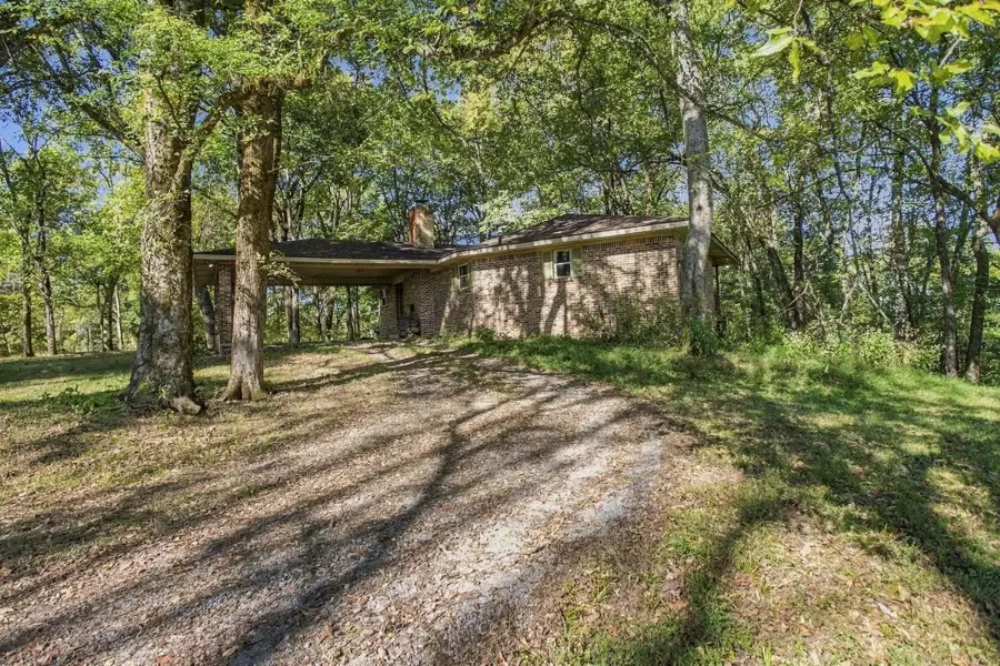 520 Mountain View Dr, Pulaski, TN 38478 - #2
