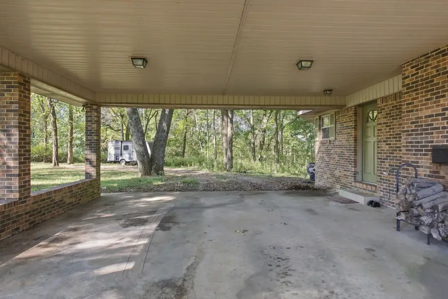 520 Mountain View Dr, Pulaski, TN 38478 - #3