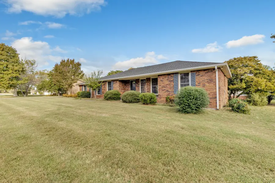 208 General Forrest Dr, Springfield, TN 37172 - #2