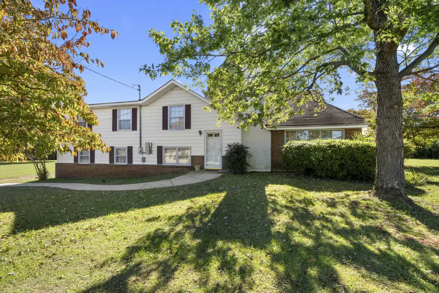 618 Cumberland St E, Cowan, TN 37318 - #2