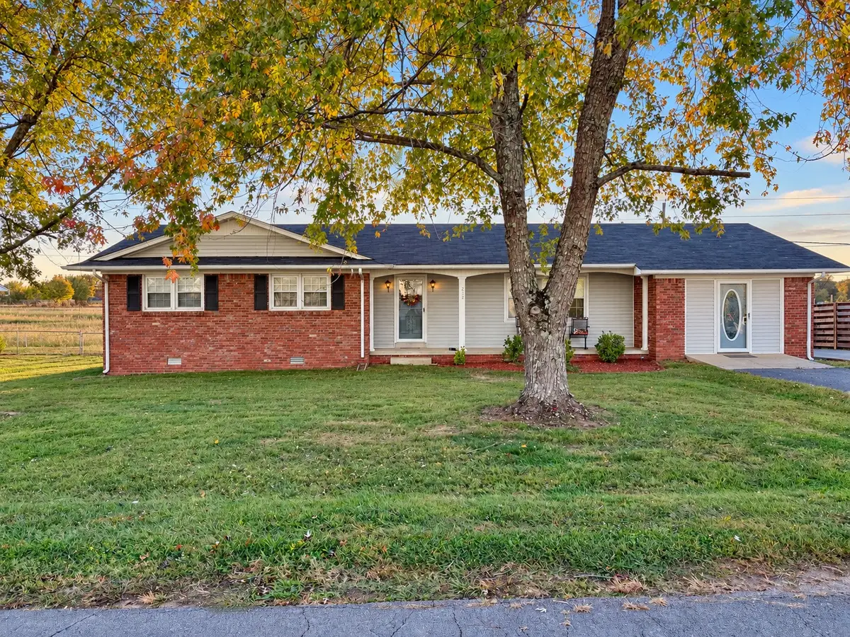 212 Collier St, Loretto, TN 38469 - #1