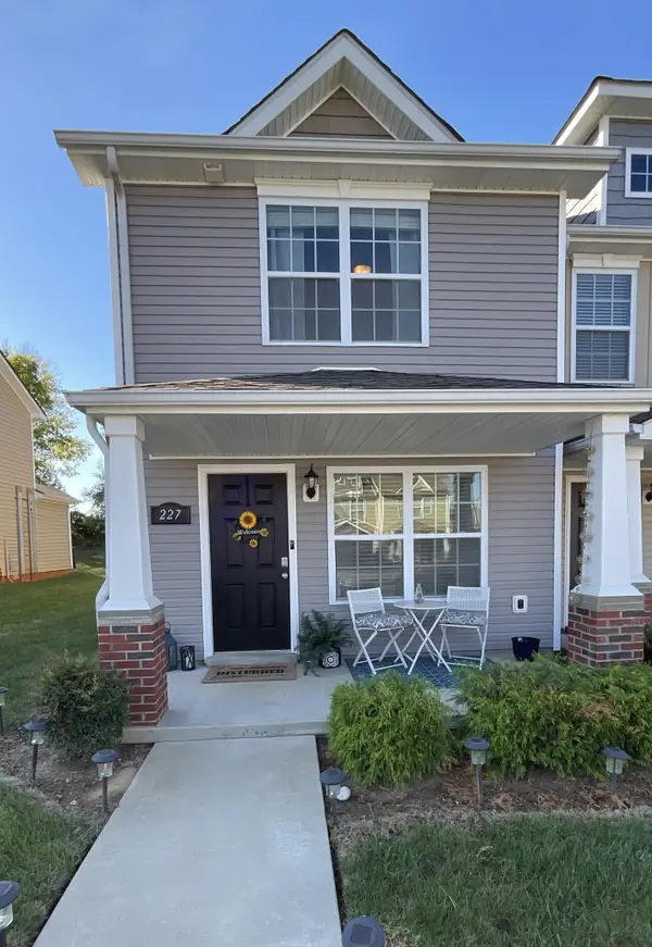 227 Alexander Blvd, Clarksville, TN 37040