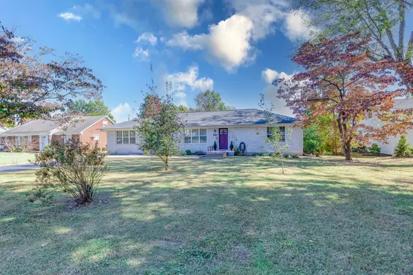 220 Parkes Ave, Lawrenceburg, TN 38464