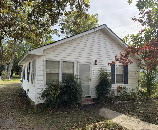 737 Maplewood Ave, Tullahoma, TN 37388