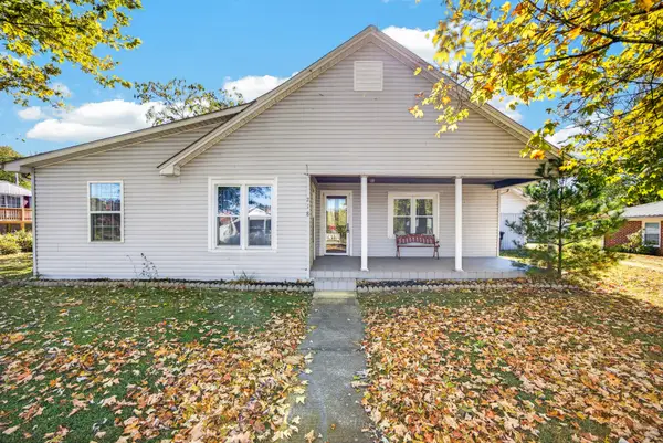 218 E Lake Ave, Celina, TN 38551