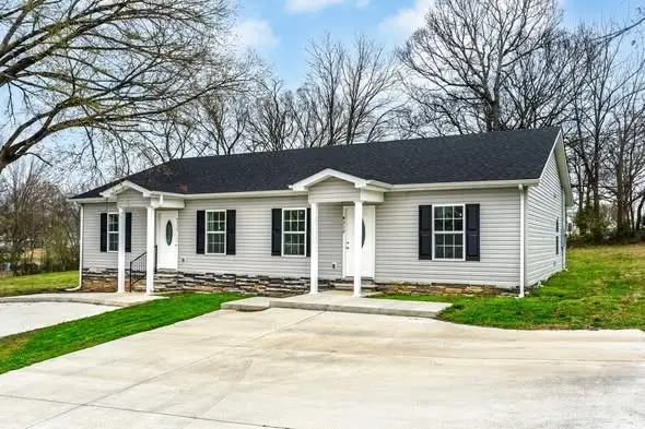 312 Clay Ave, Fayetteville, TN 37334