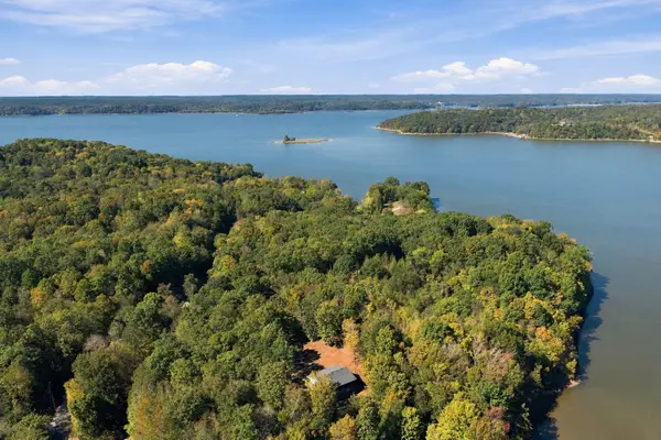 24 Charlsie Ln, Stewart, TN 37175