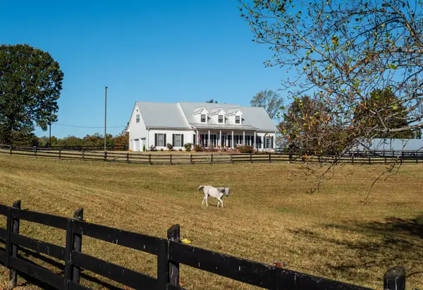 885 Southerland Rd, Dickson, TN 37055