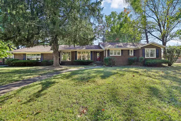 318 Falcon Dr, Murfreesboro, TN 37130
