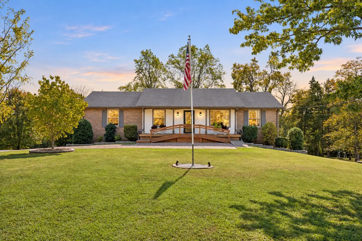 489 Page Dr, Mount Juliet, TN 37122 - #1