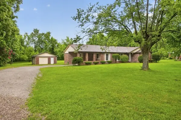 647 52 E Highway, Portland, TN 37148 - #2