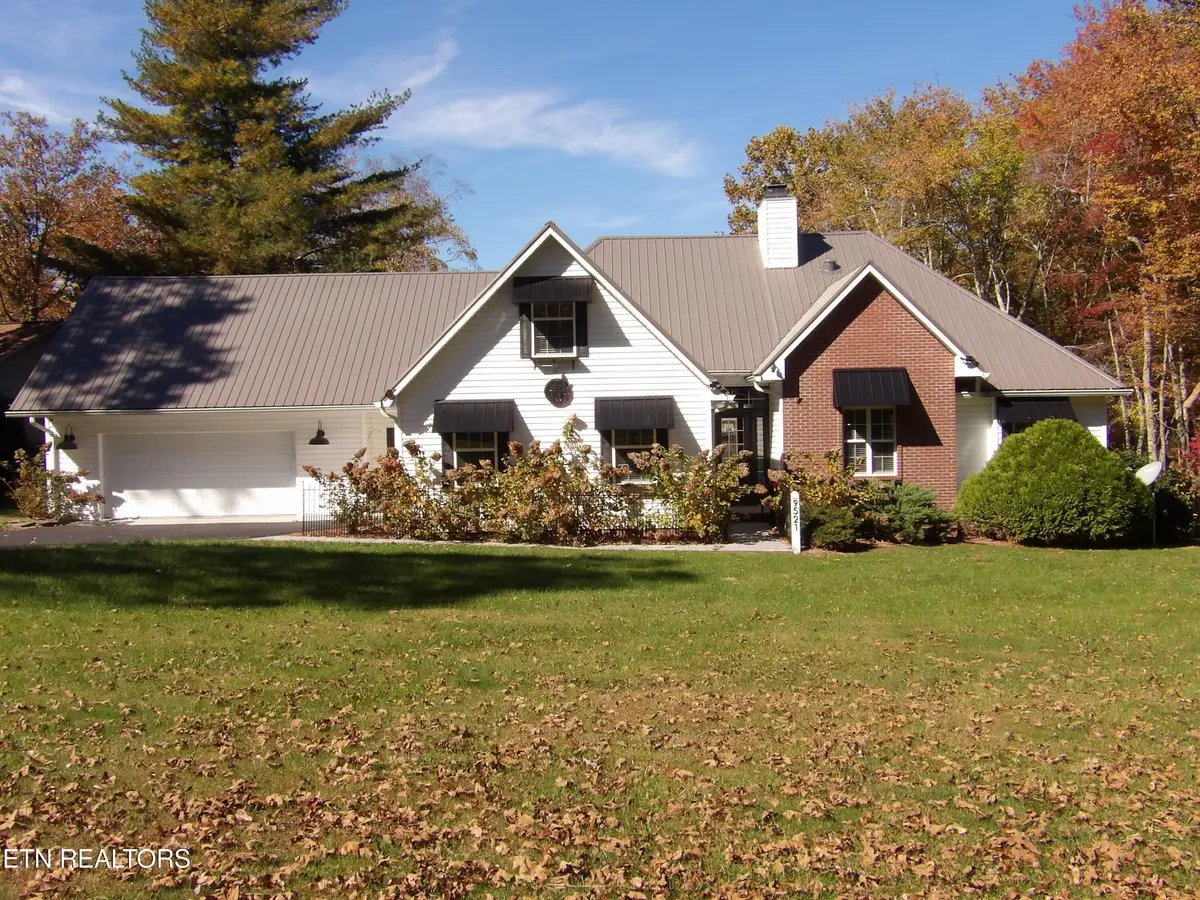 9521 Cherokee Tr, Crossville, TN 38572 - #1