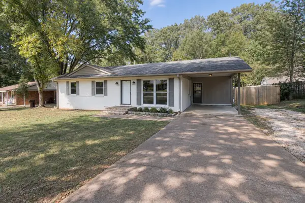 110 Circle Dr, Lexington, TN 38351