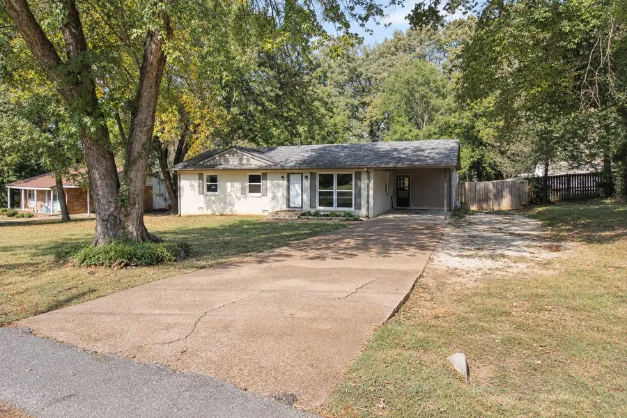 110 Circle Dr, Lexington, TN 38351 - #2