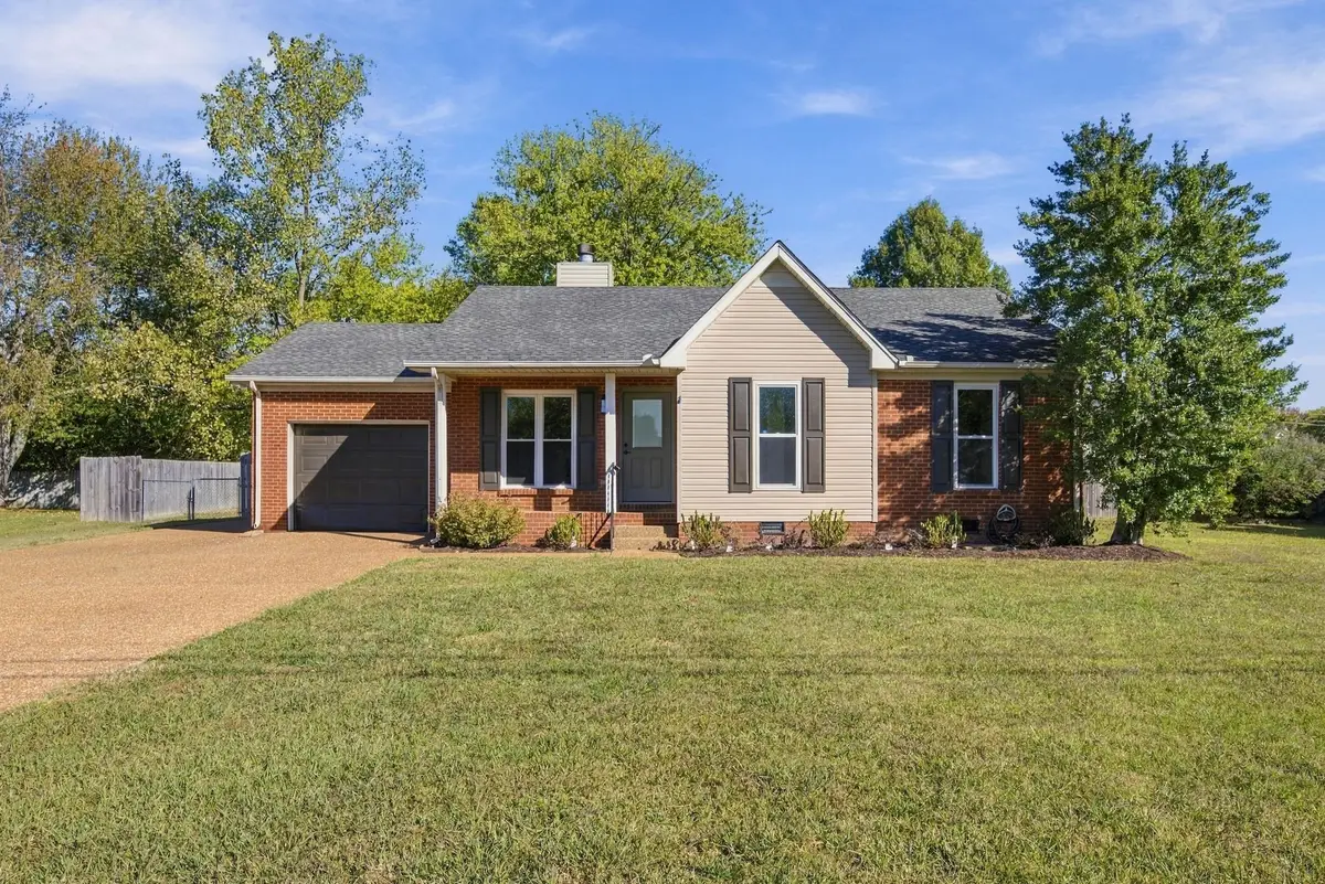 3034 Easy Goer Ln, Greenbrier, TN 37073 - #1