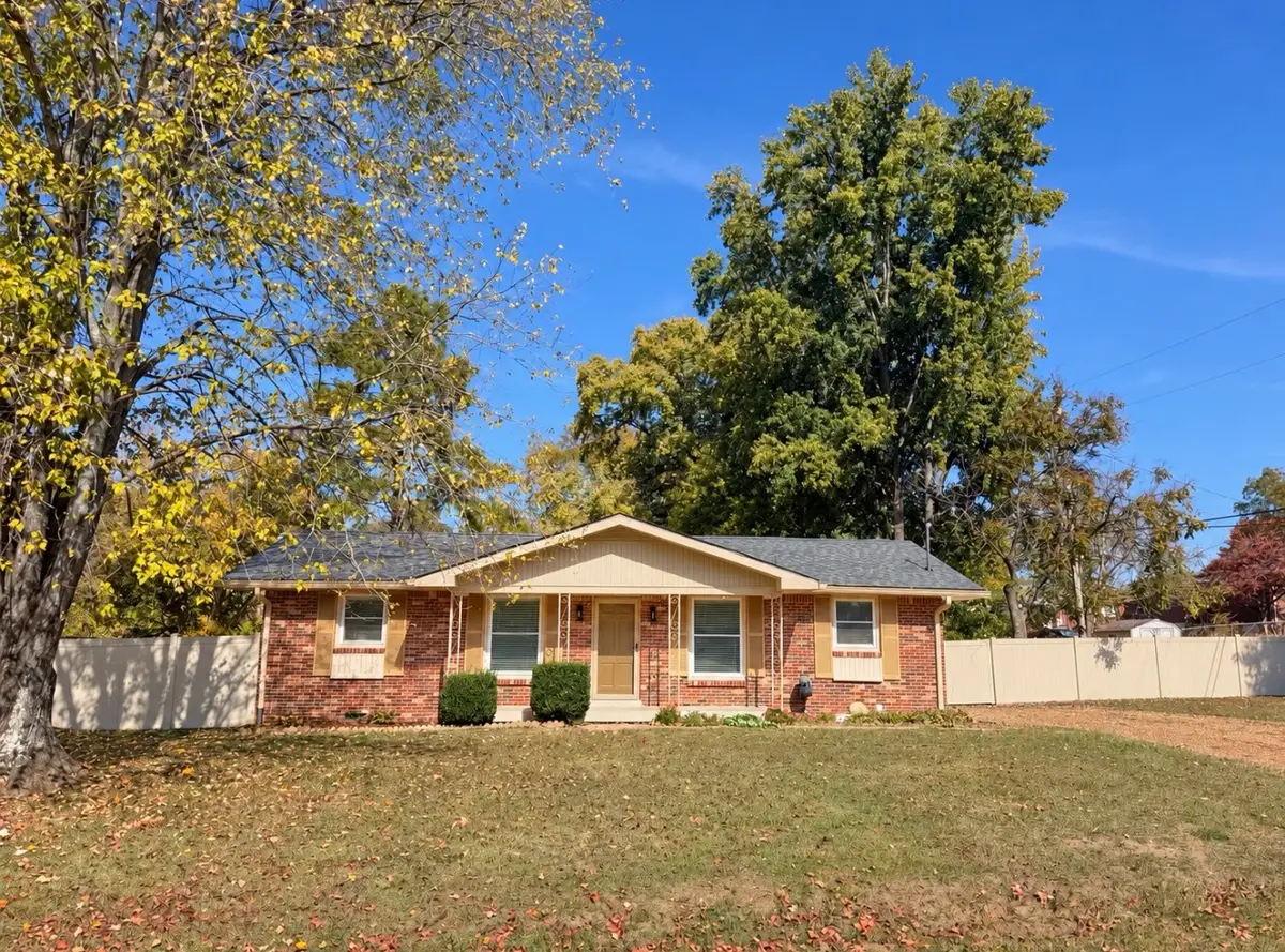 121 Barton Dr, Gallatin, TN 37066 - #1