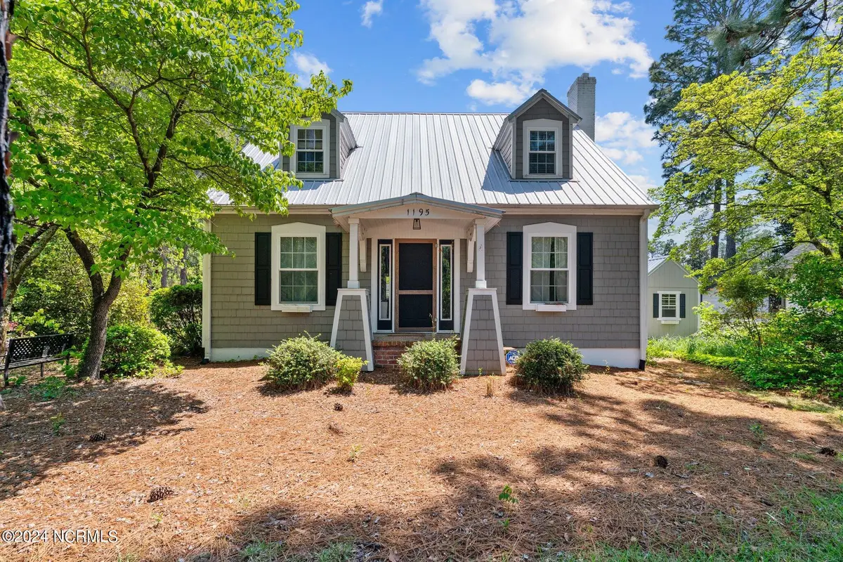 1195 N May Street, Southern Pines, NC 28387 - Image #1
