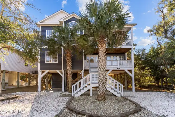 1617 E Pelican Drive, Oak Island, NC 28465