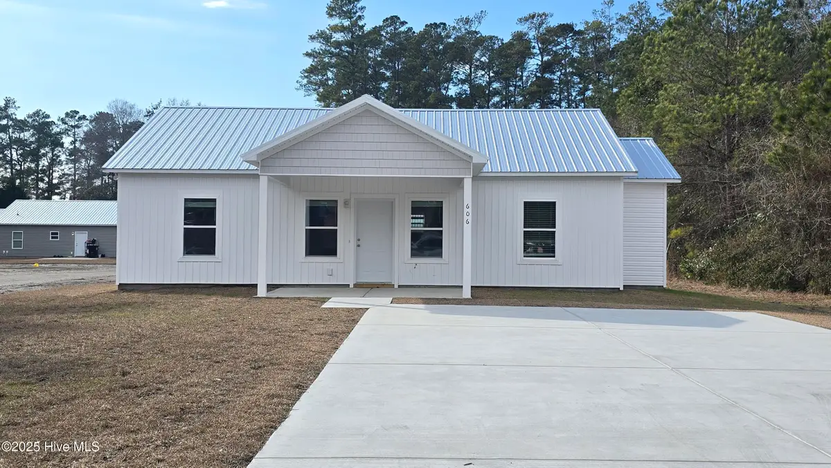 606 Anderson Street, Tabor City, NC 28463 - Image #1