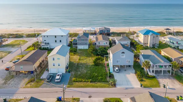 1422 N Topsail Drive, Surf City, NC 28445