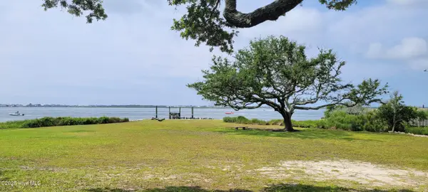 202 S 34th Street, Morehead City, NC 28557