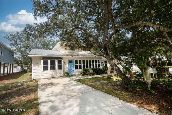137 NW 9th Street, Oak Island, NC 28465