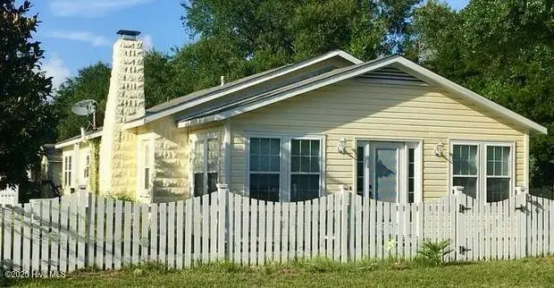 418 Fayetteville Avenue, Carolina Beach, NC 28428 - Image #1