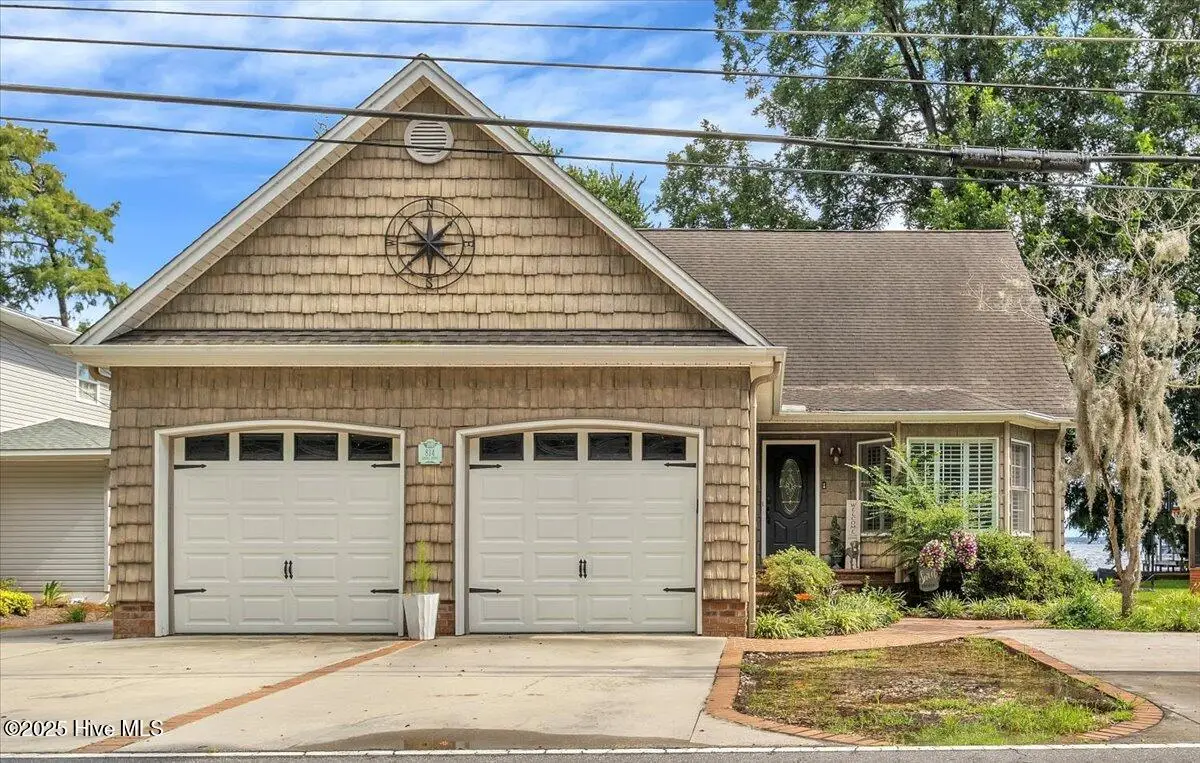 814 Canal Cove Road, Lake Waccamaw, NC 28450 - Image #1