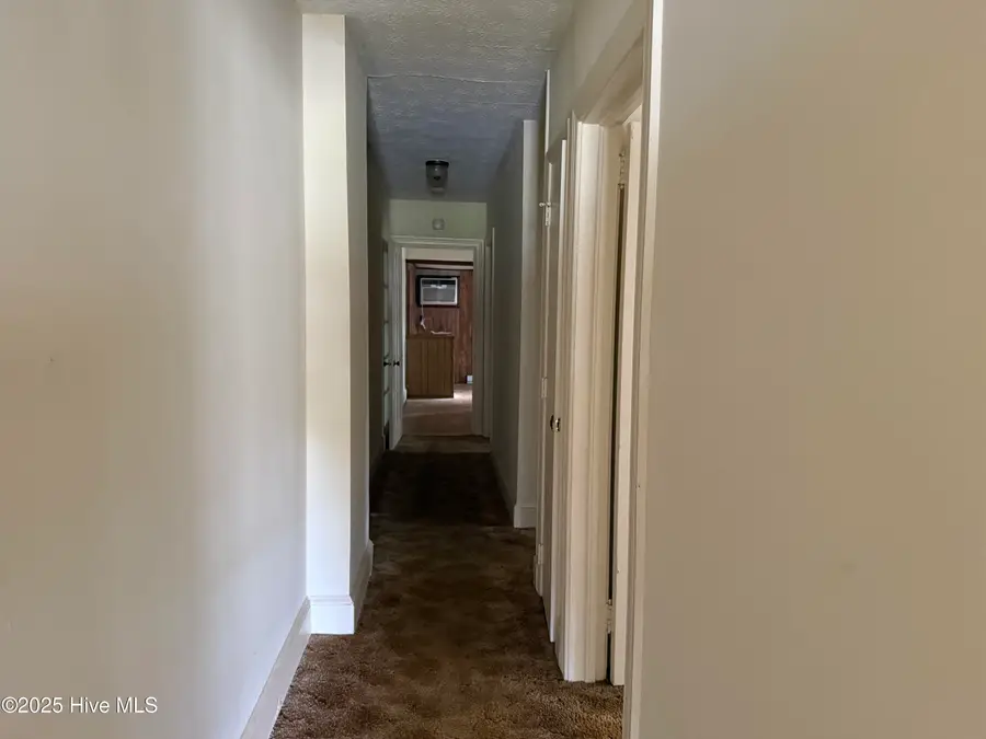 512 Nicholson Street, Clinton, NC 28328 - Image #3