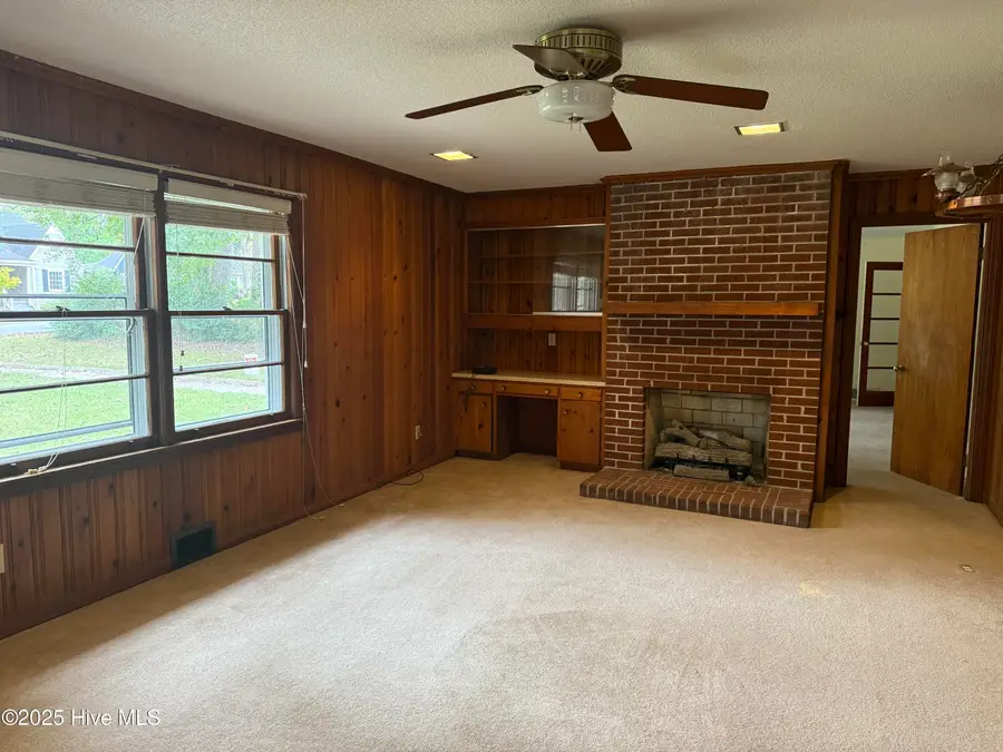 807 Stewart Avenue, Clinton, NC 28328 - Image #2